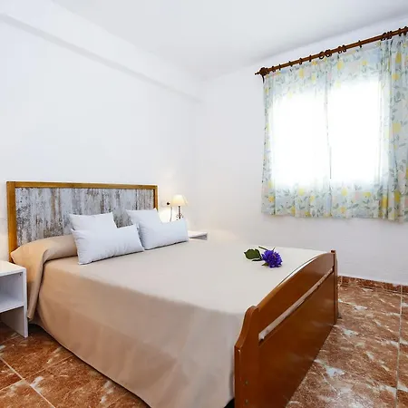Pineda 8 Planet Costa Dorada לה פינדה